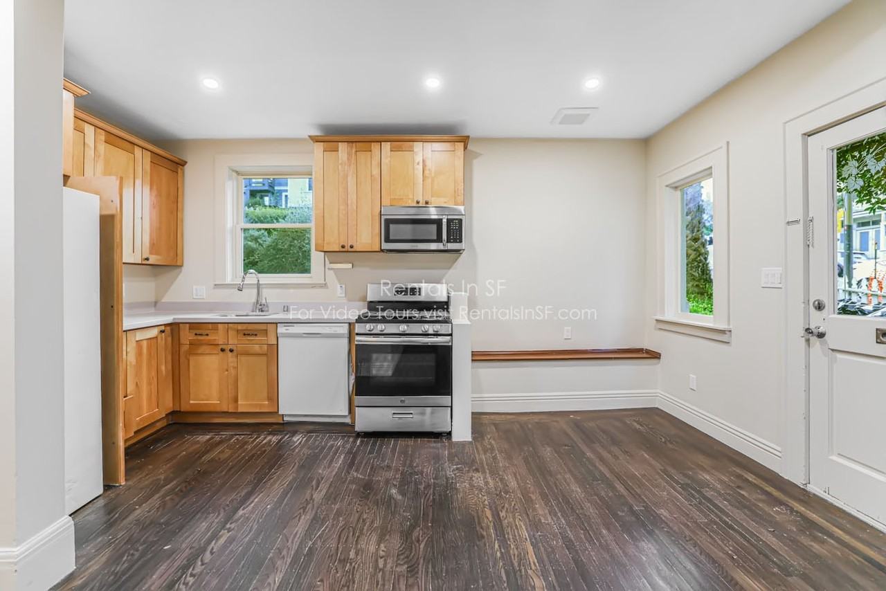 217 Virginia Ave - Photo 6 of 17