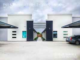 featured image of 1001 N Maryland St Apt 2