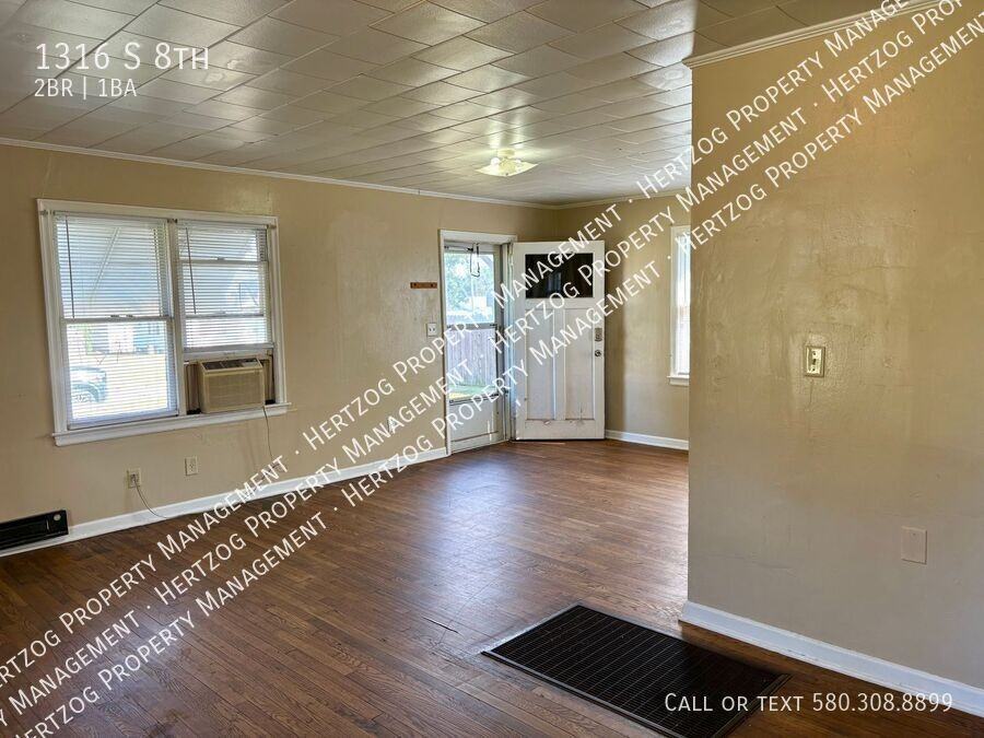 1316 S 8th St - Photo 4 of 17