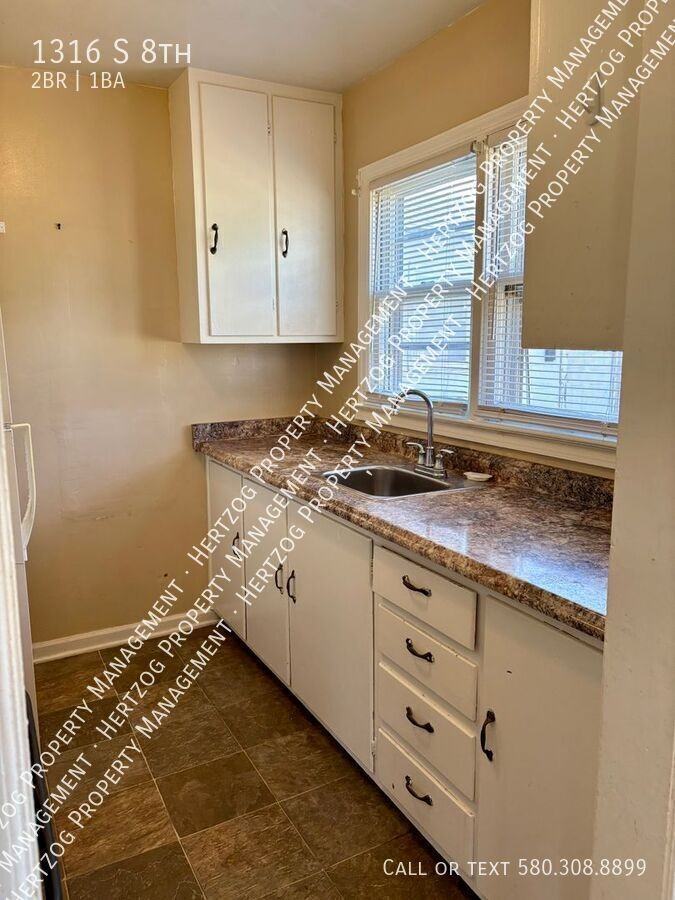 1316 S 8th St - Photo 6 of 17