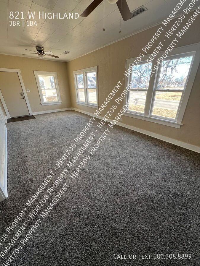 821 W Highland Ave - Photo 3 of 17