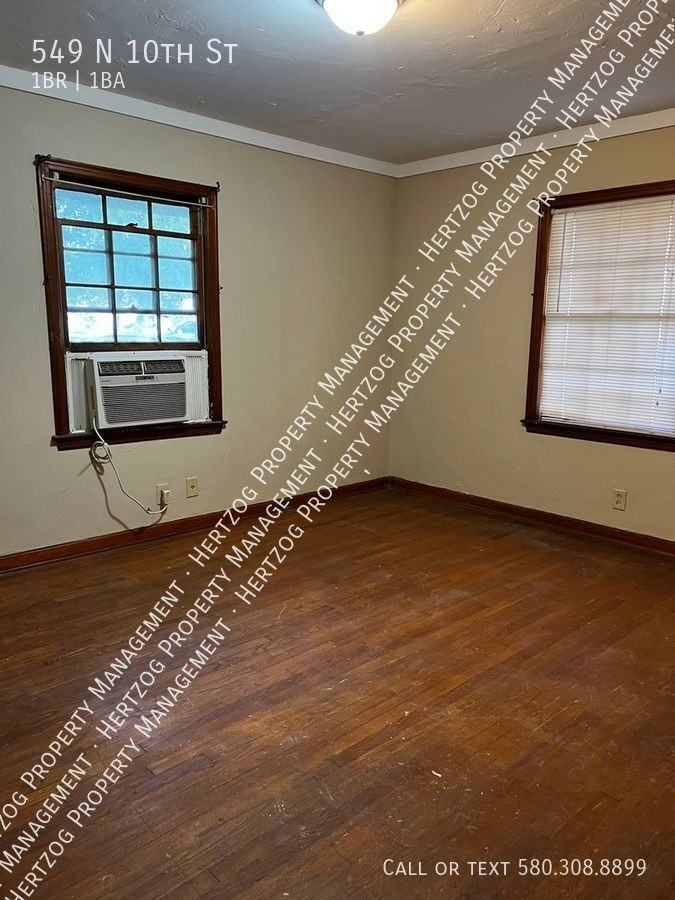 549 N 10th St - Photo 4 of 11