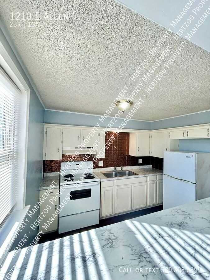 1210 E Allen - Photo 3 of 16