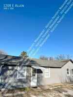 featured image of 1208 E Allen
