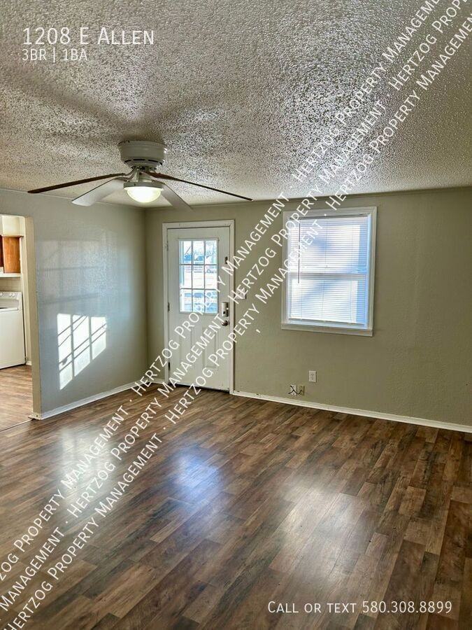 1208 E Allen - Photo 3 of 17