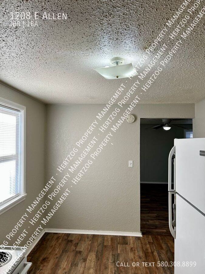 1208 E Allen - Photo 7 of 17