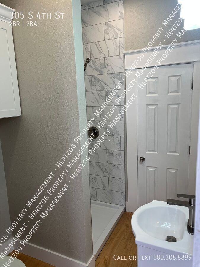 305 S 4th St - Photo 2 of 11