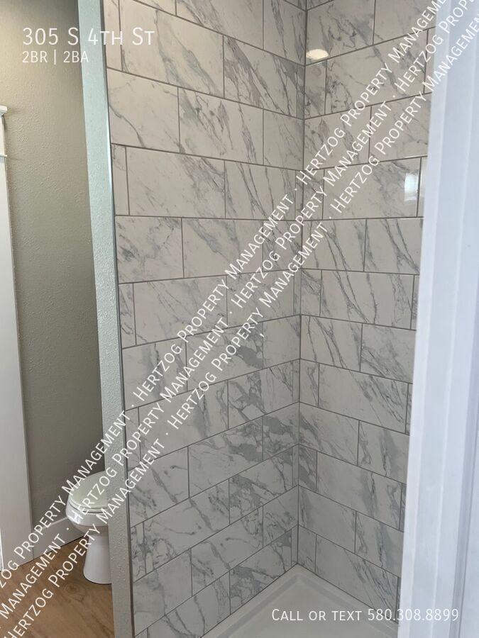 305 S 4th St - Photo 3 of 11