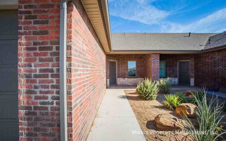 1104 N 7th St - Photo 5 of 33