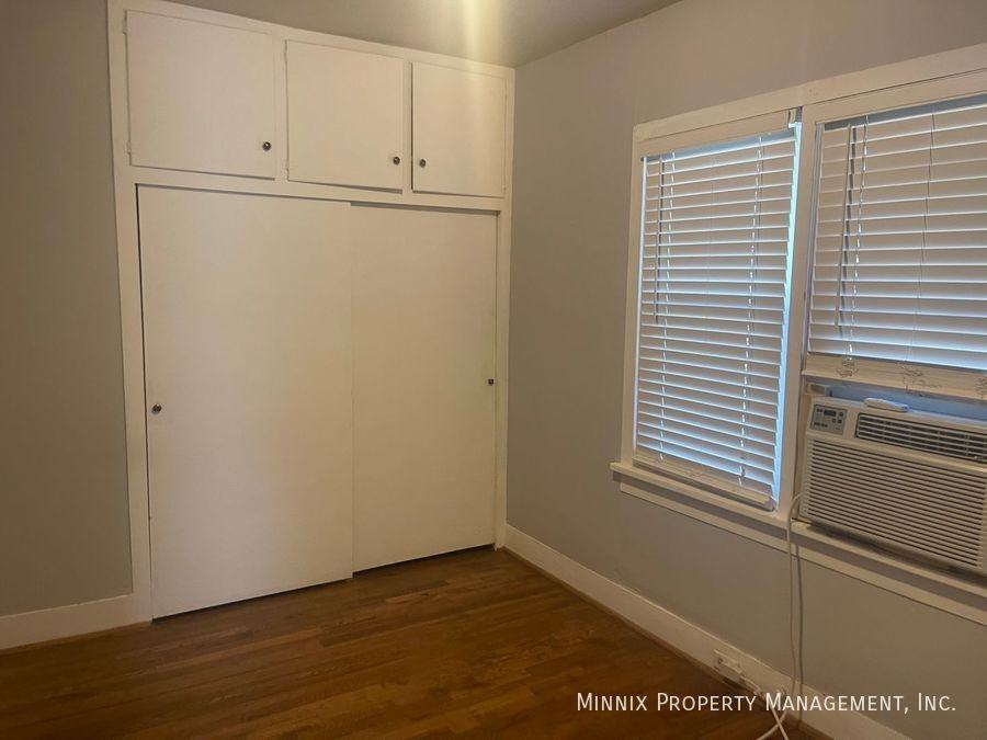 501 25th St - Photo 3 of 8