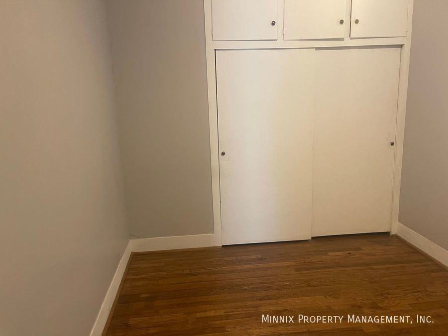 501 25th St - Photo 4 of 8