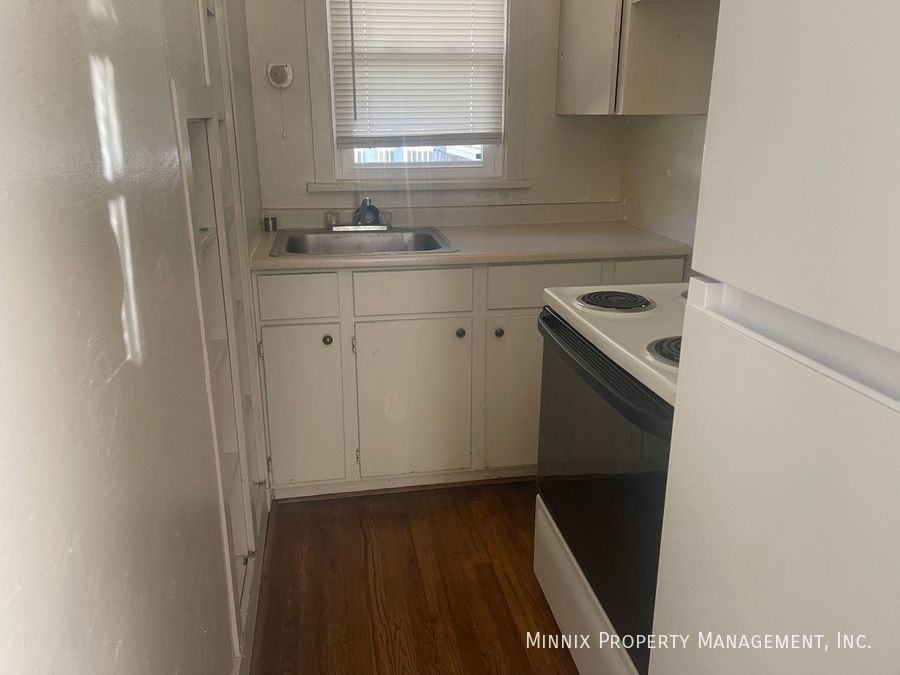 501 25th St - Photo 6 of 8