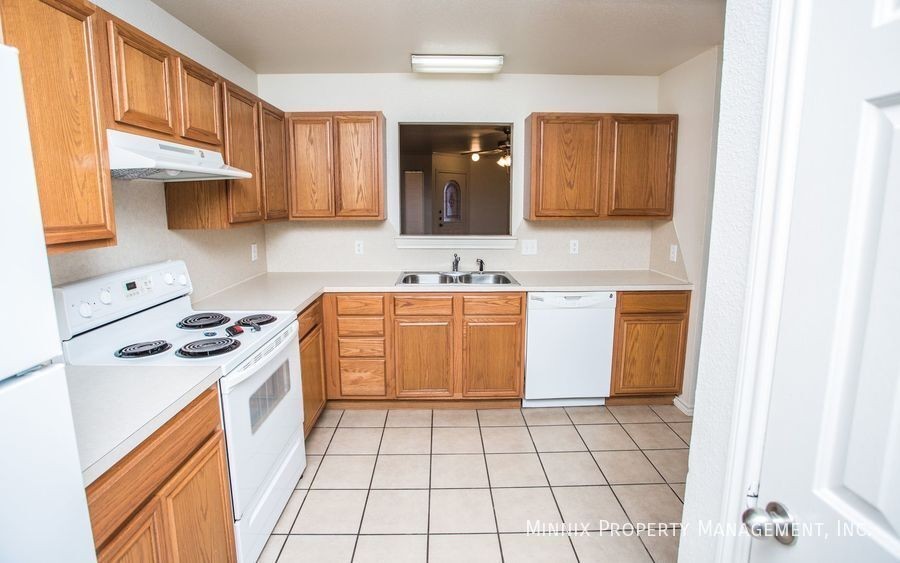 1206 N Bangor Ave #B1 - Photo 5 of 39