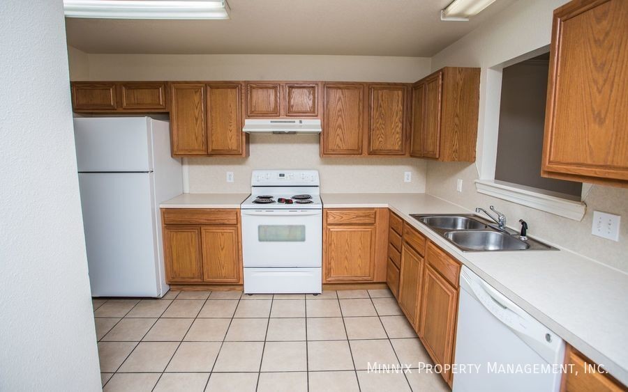 1206 N Bangor Ave #B1 - Photo 4 of 39