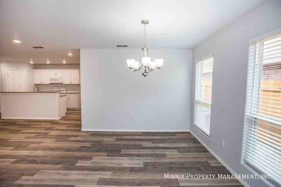 5601 Kemper St #B - Photo 5 of 32