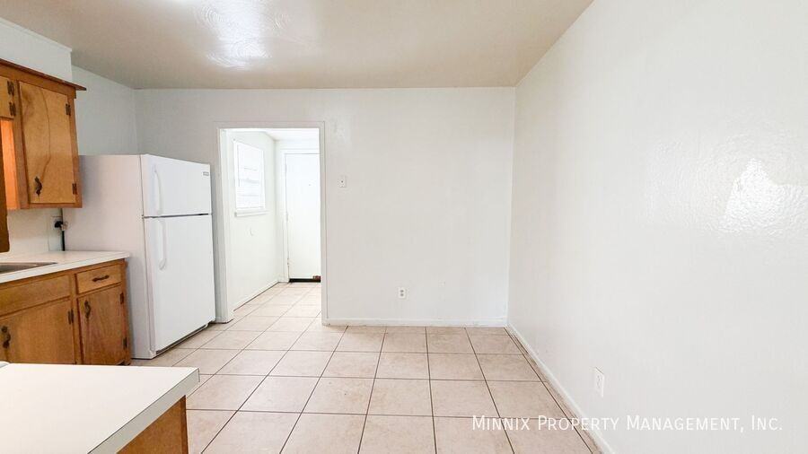 4638 52nd St #A - Photo 5 of 14