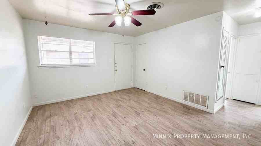 4638 52nd St #A - Photo 7 of 14