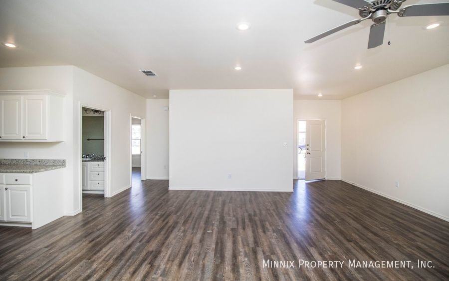 6916 21st St - Photo 5 of 26