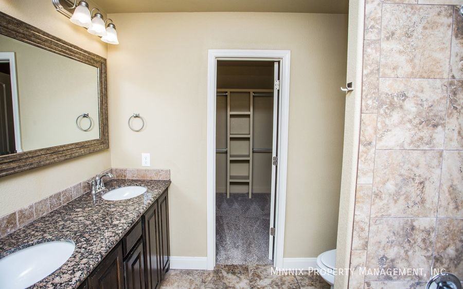 8821 13th St - Photo 5 of 38