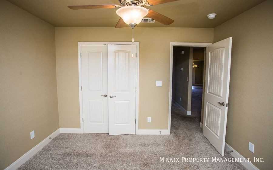 8821 13th St - Photo 7 of 38