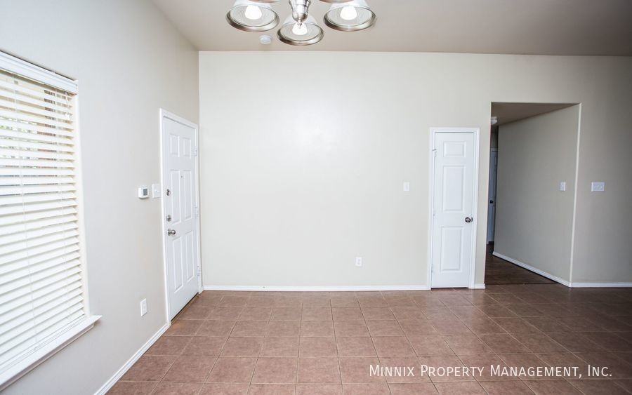 6503 85th St - Photo 7 of 35