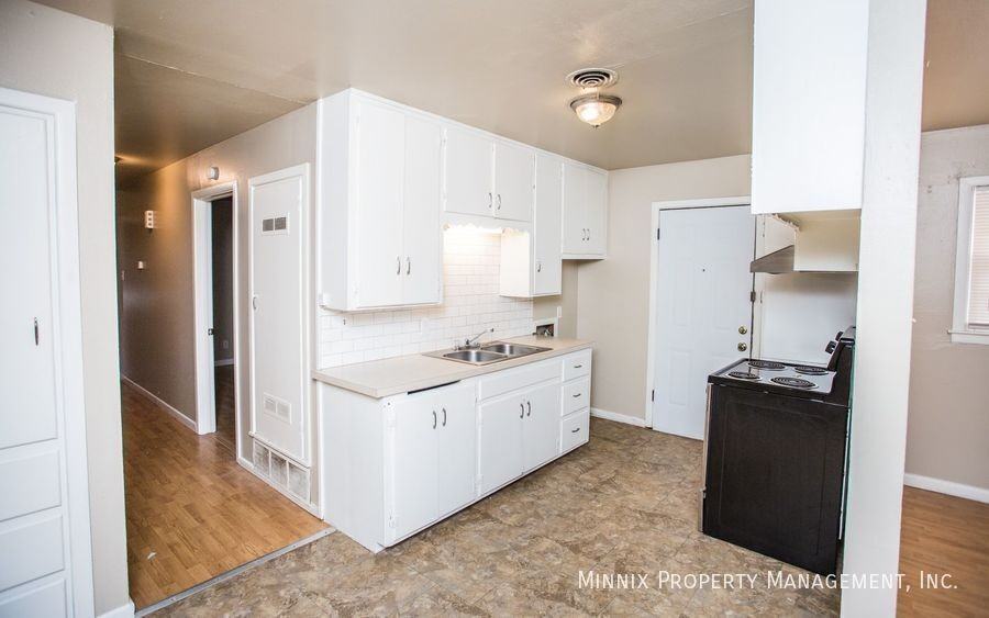 4425 31st St #B - Photo 5 of 6