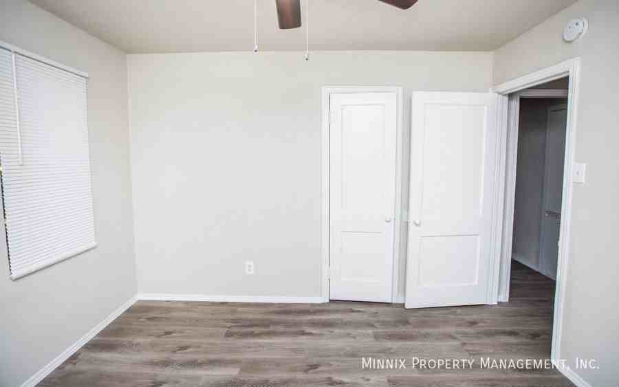 2813 37th St - Photo 6 of 25