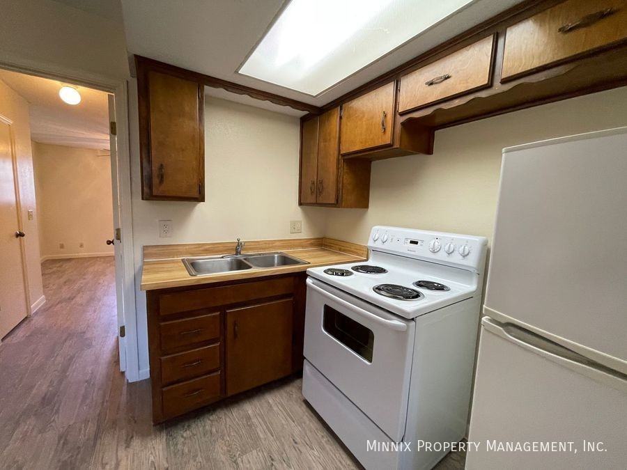 500 4th Ave #04 - Photo 2 of 10