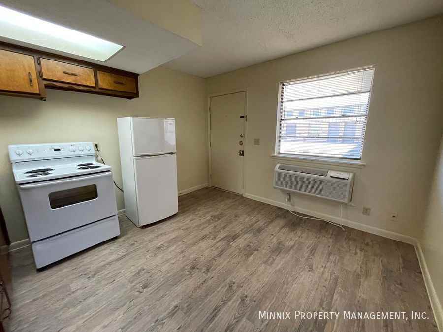 500 4th Ave #04 - Photo 3 of 10