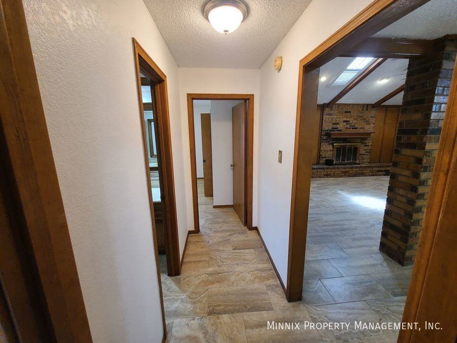4005 Saint Andrews Dr - Photo 6 of 50