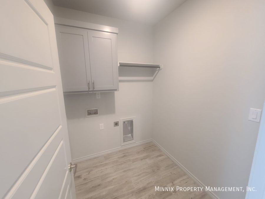 2105 Congress St - Photo 7 of 41