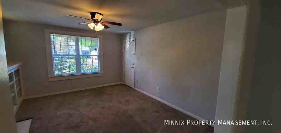 2118 22nd St - Photo 5 of 23