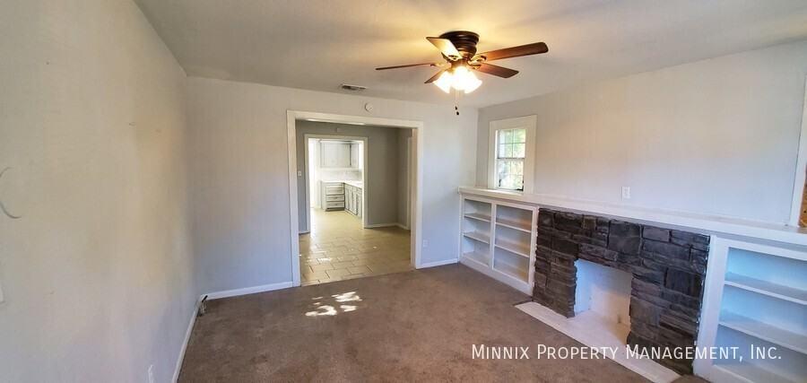 2118 22nd St - Photo 6 of 23