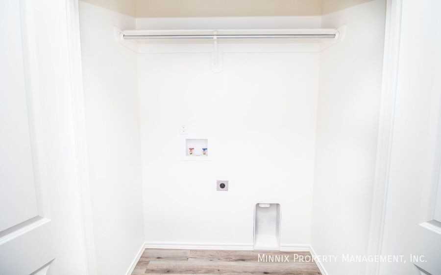 6908 21st St - Photo 4 of 30