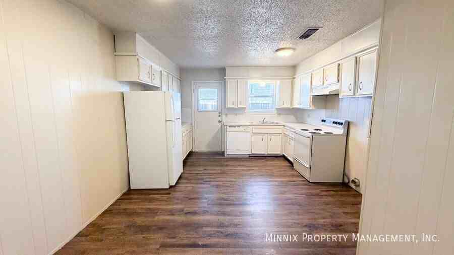 5212 38th St #B - Photo 6 of 17