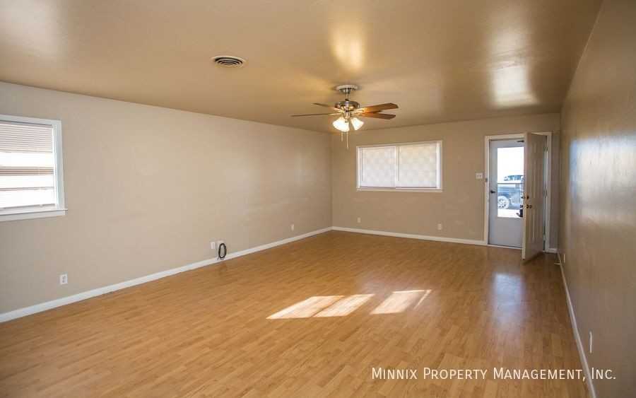 4407 31st St #B - Photo 3 of 23