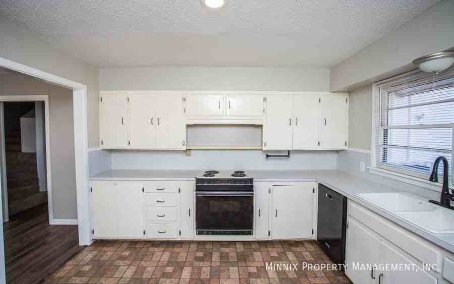 4211 41st St - Photo 7 of 41