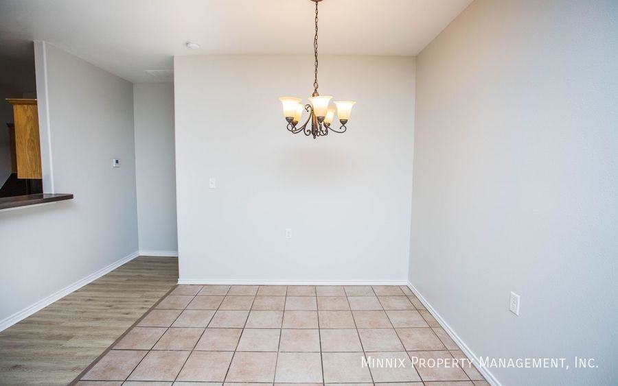 2214 100th St - Photo 5 of 39