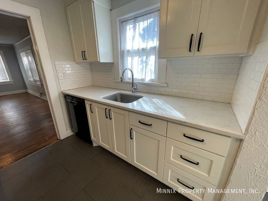 1506 S Ong St - Photo 2 of 17