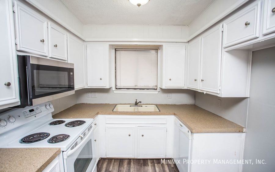 7402 Waco Ave #B - Photo 6 of 24