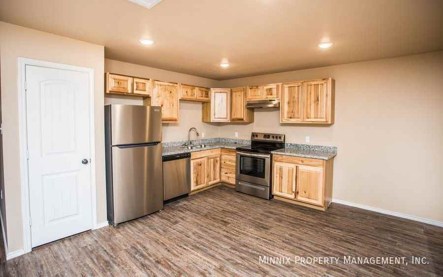 2509 N Avenue O - Photo 5 of 27