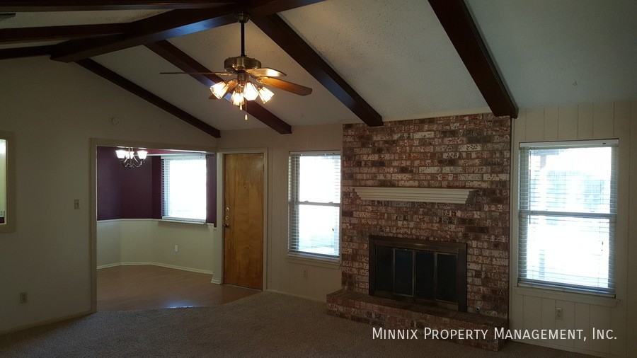 4916 58th St - Photo 4 of 34