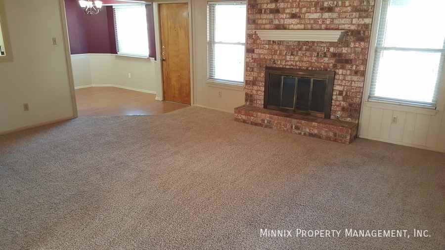 4916 58th St - Photo 5 of 34