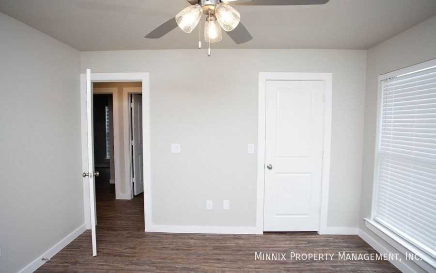 407 E 21st St #A - Photo 6 of 30