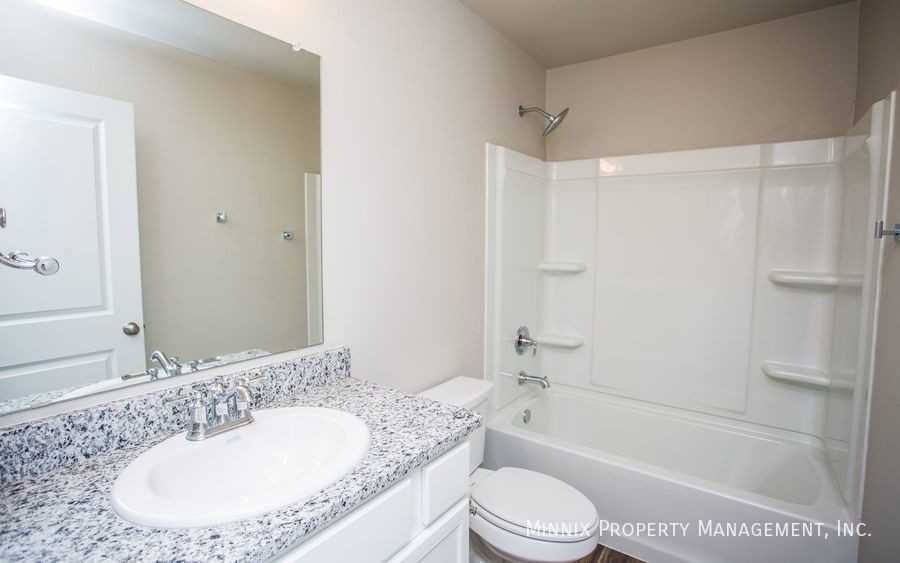 2105 Kirksey Ave - Photo 7 of 37