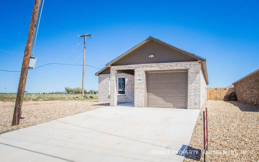 2616 N Avenue P - Photo 2 of 29