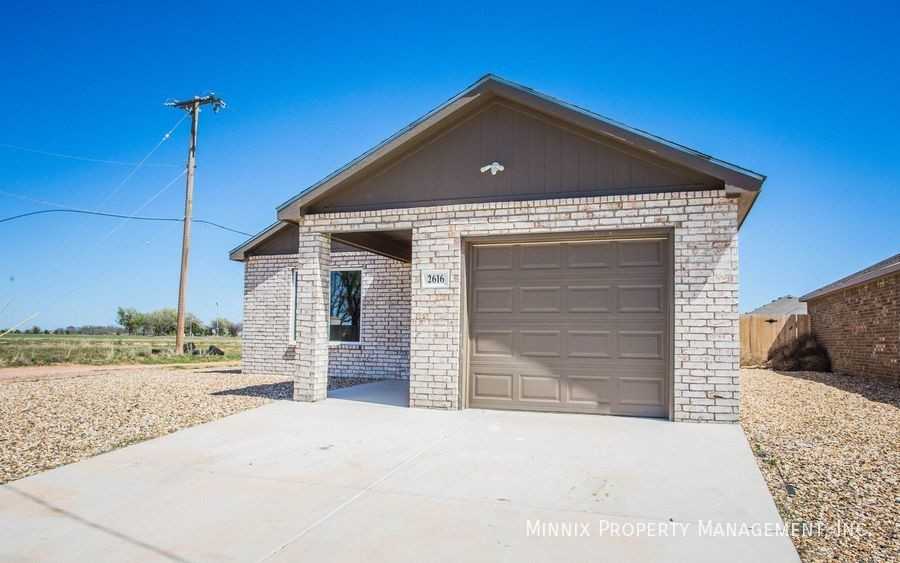 2616 N Avenue P - Photo 3 of 29