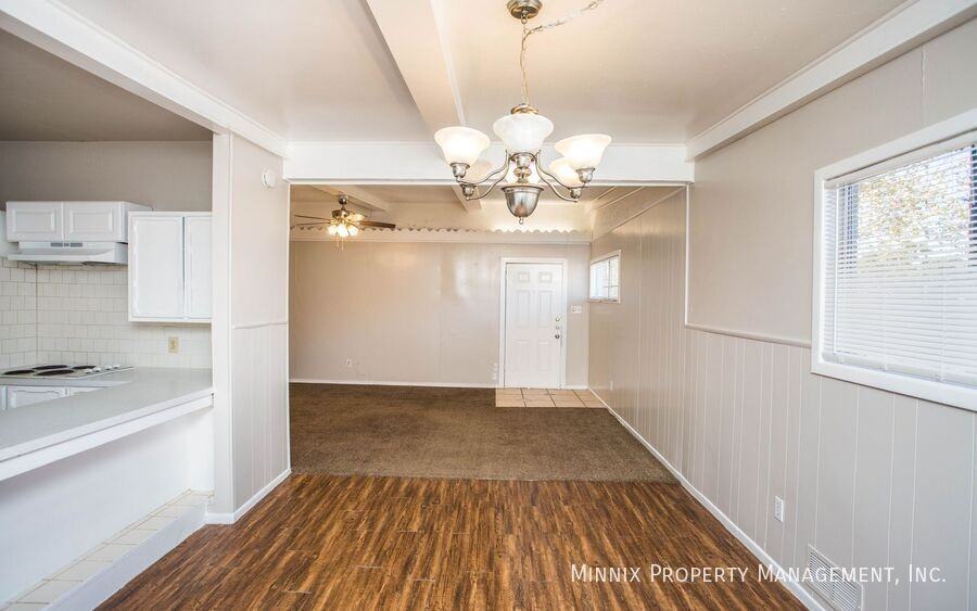 4419 44th St - Photo 4 of 32