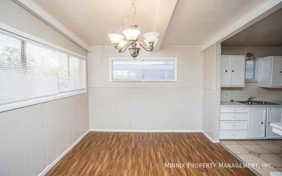 4419 44th St - Photo 5 of 32