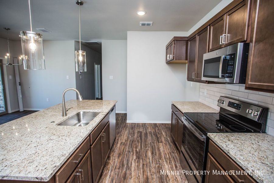 5865 Virginia Ave #1 - Photo 6 of 50